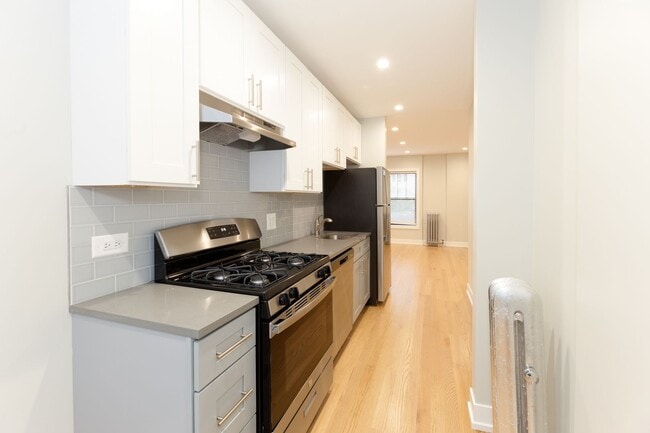 Photo - 520 W Cornelia Ave