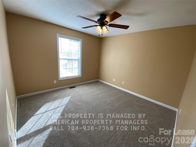 Photo - 318 Kimball St