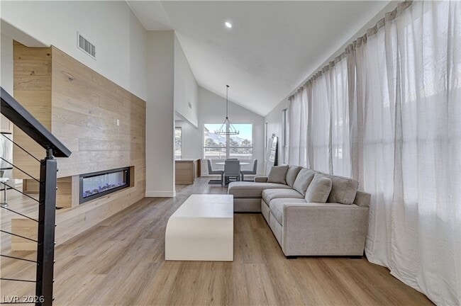 Building Photo - 1317 Fox Acres Dr