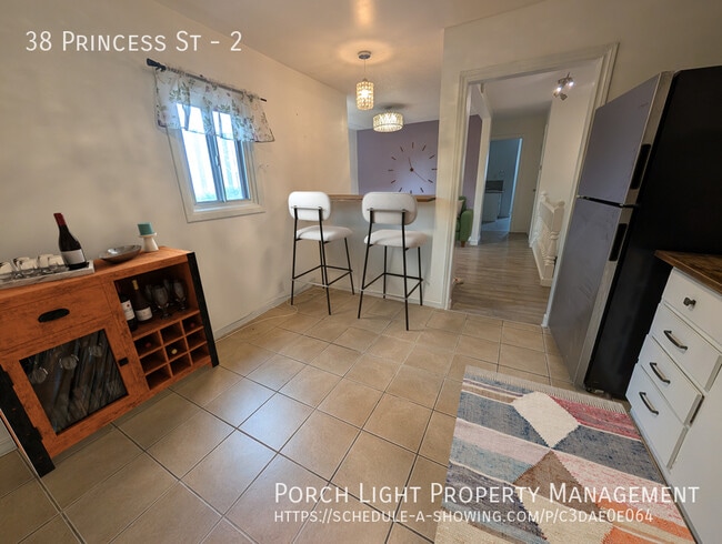 Building Photo - Cute, Private, 1 Bedroom Apartment with Private Laundry Unit 2