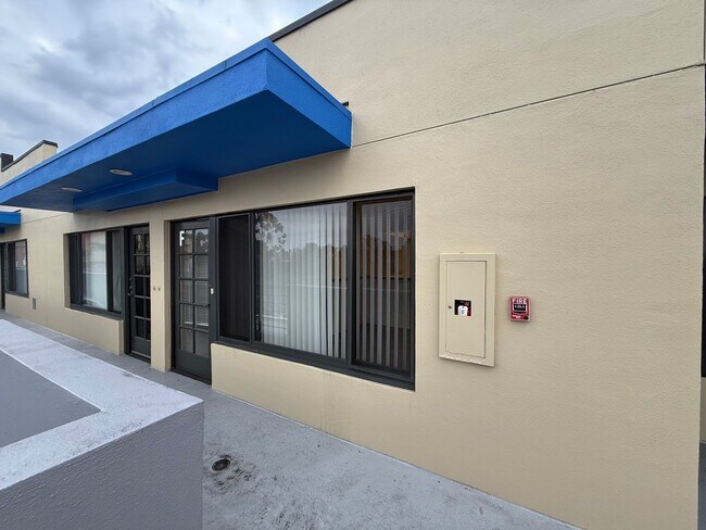 Photo - 1090 University Ave Unidad 206F