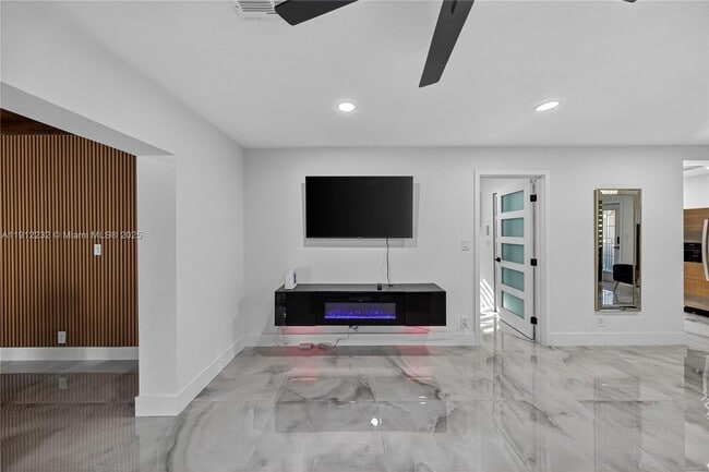 Photo - 3130 SW 16th St