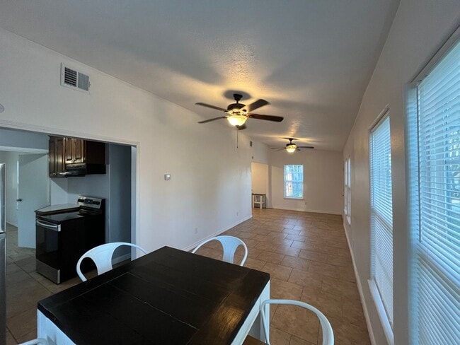 Photo - TULOSO MIDWAY WITH WATER AND ELECTRIC INCLUDED!!