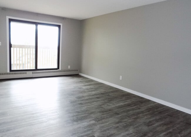 Photo - 8111-8196 StreetBlock D - 121