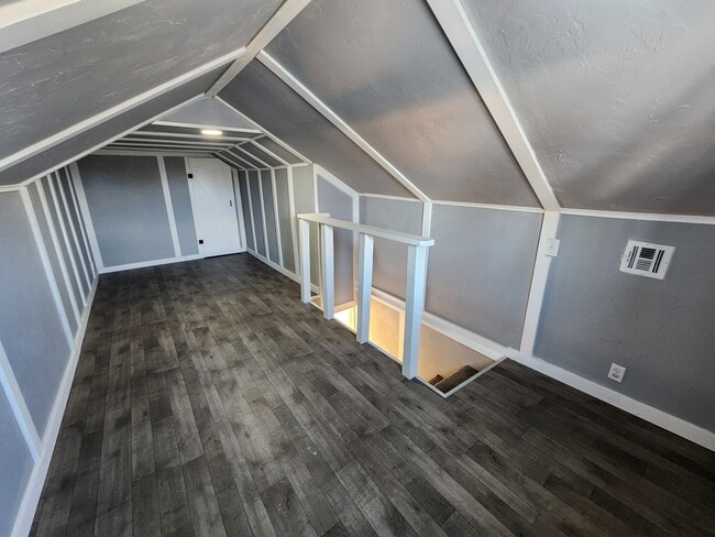 Photo - 1121 E Beverly St