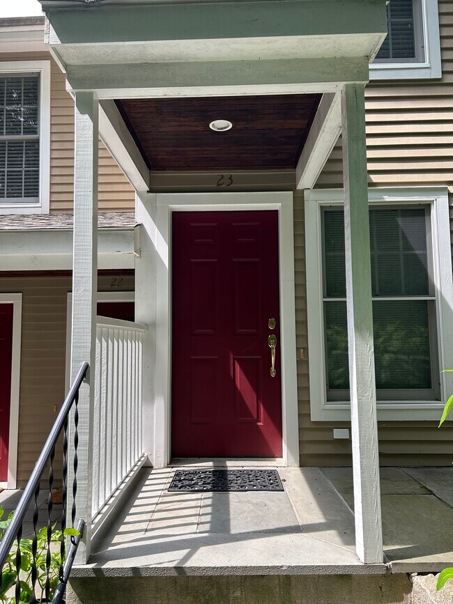 front door - 56 Portland Ave Unidad 23
