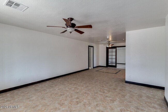 Photo - 1320 W 6th St