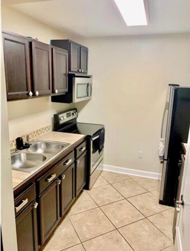 6901 Veterans Memorial Blvd Condo Unit 93 Condo for Rent in Metairie, LA