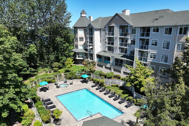 Building Photo - Pinnacle on Lake Washington
