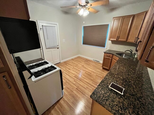 Photo - 13 Sanger St Unit 11 Sanger