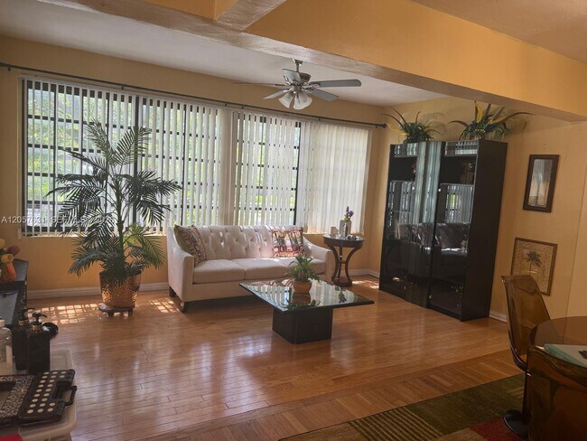 Photo - 709 N 26th Ave