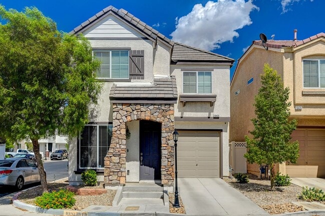Building Photo - Beautiful Home in Lamplight Gardens at Silverado gated community