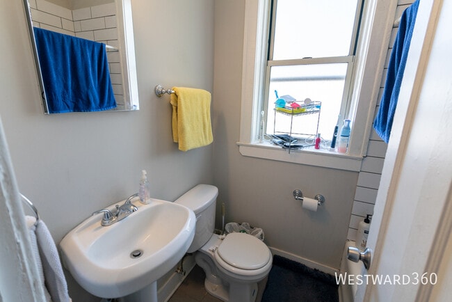 Photo - 3545 N Troy St Unit 2