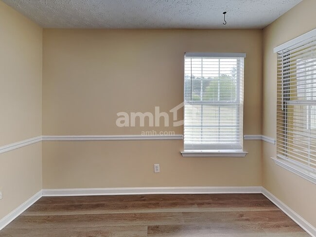 Photo - 101 Springbrook Ln