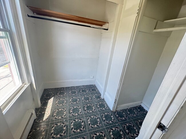 Photo - 257 Marshall St