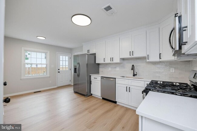Photo - 561 Tiffany Ct