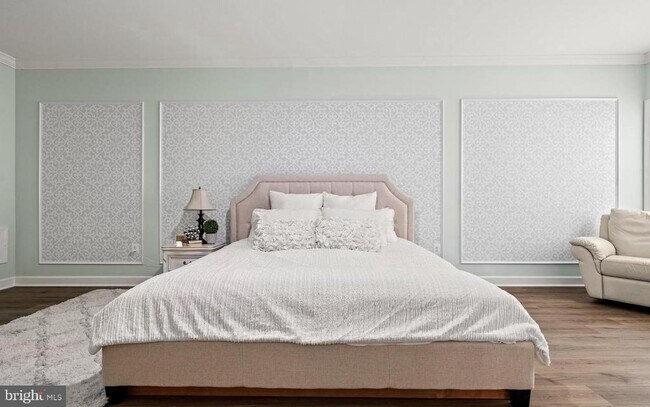 Photo - 7704 Water St