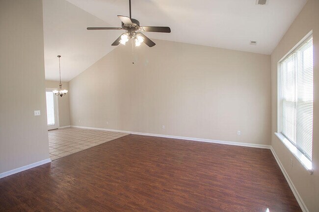 Photo - 1880 Field St