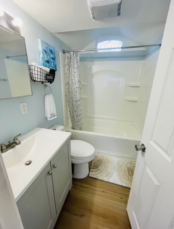 Photo - 1011 E Chester St Unidad B