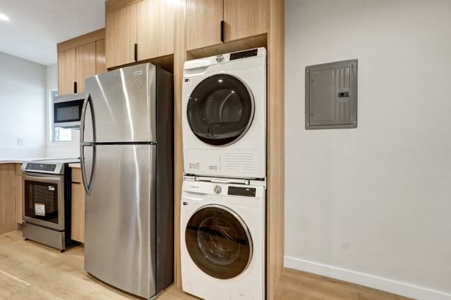 Photo - 2525 Beverley Ave Unit 10