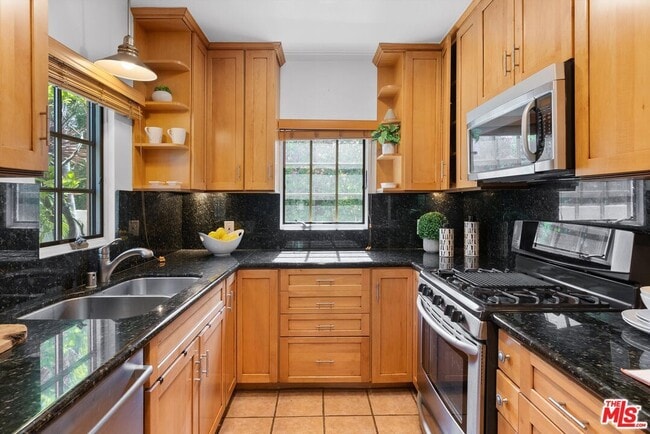 Photo - 1621 Berkeley St