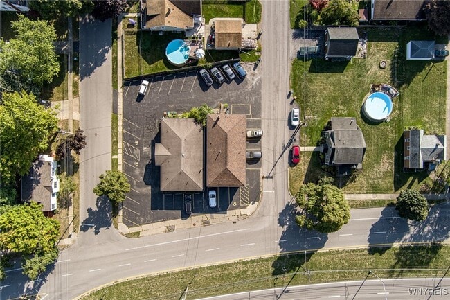 Photo - 273 Division St