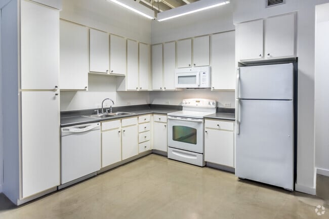 Studio - 600SF - Kitchen