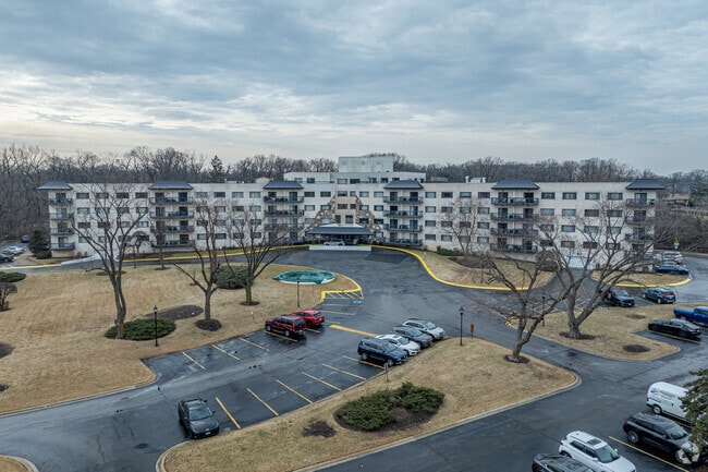 Alternate Image - Forest Villa Condominiums