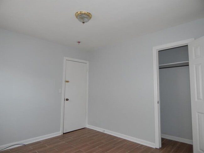 Photo - 1019-B Mckee