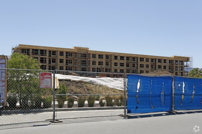 Photo - Lexington at Avenue One