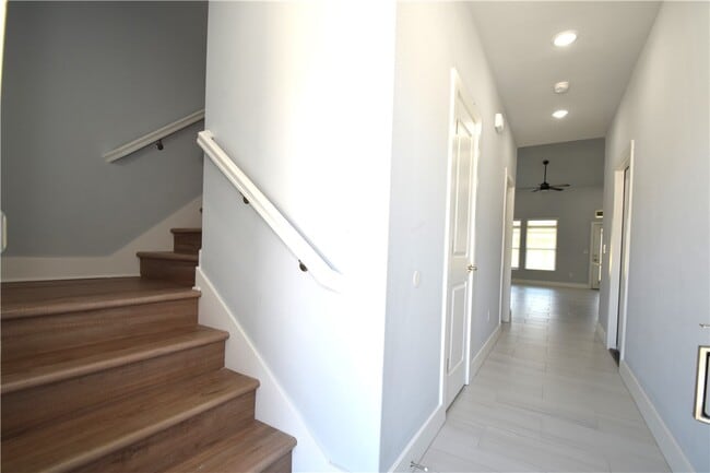Photo - 470 Amethyst Rd