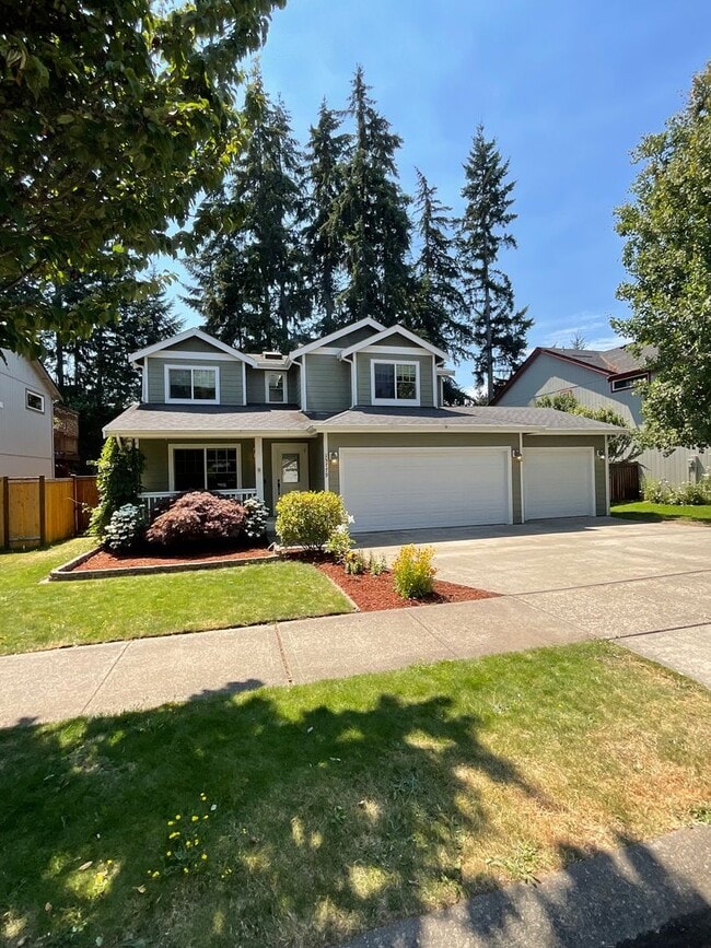 Building Photo - Beautiful 3 BR/2.5 BA Home with Bonus Room