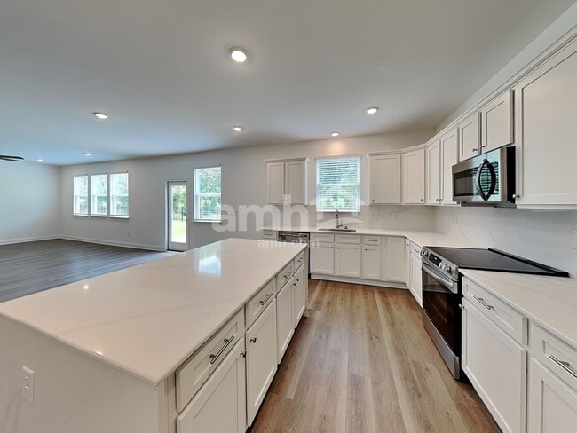 Photo - 108 Punderson Dr