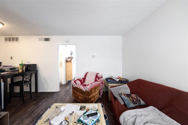 Photo - 2803 Hemphill Park Unit B204