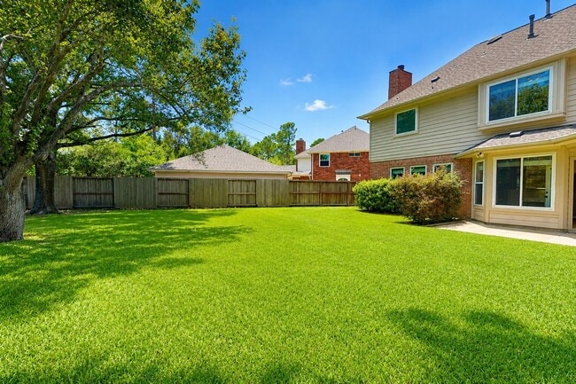 Building Photo - 23027 Lodgepoint Dr