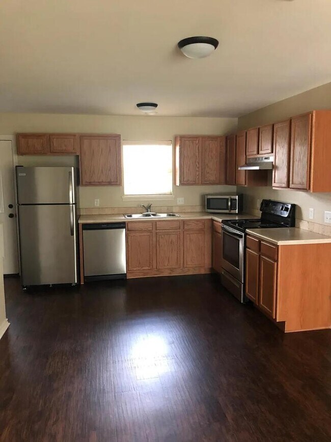 Photo - 218 Cheek St