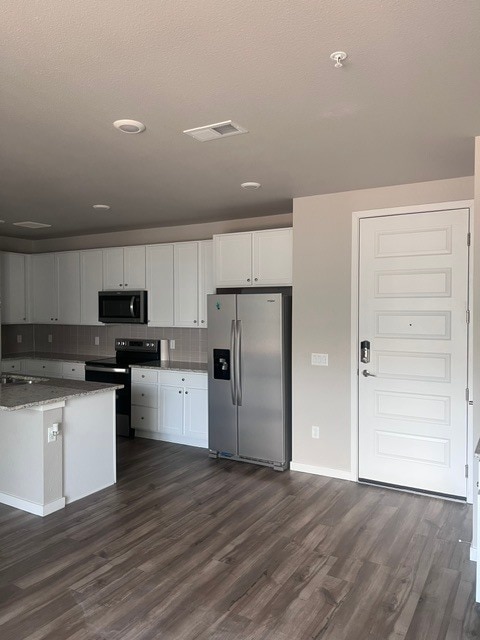 Building Photo - 9291 Twenty Mile Rd Unit Twenty Mile Condo - Building 4 / #307