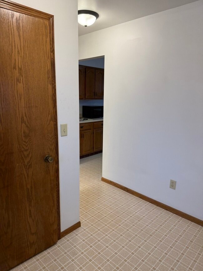 Photo - 315 Carriage Dr