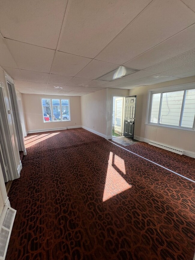 Photo - Large 4 Bed 1.5 Bath House