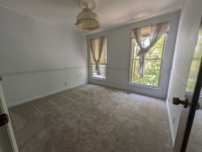 Photo - 1118 Longview Dr