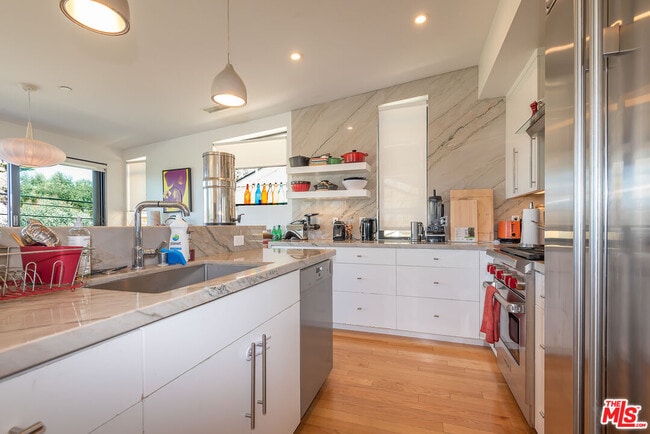 Photo - 581 Agate St