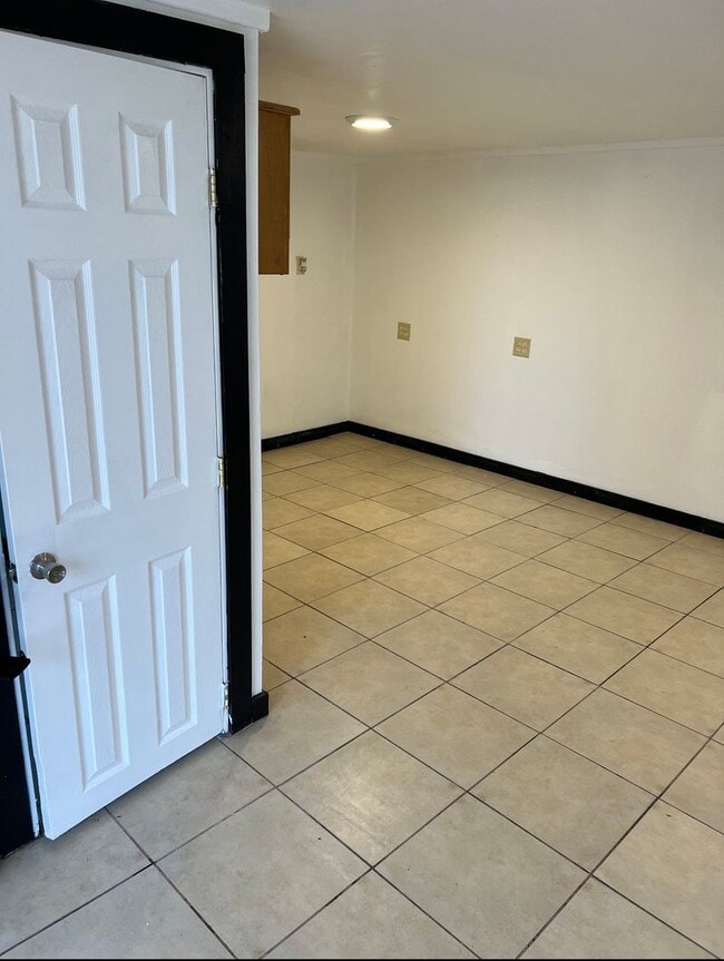 Photo - KC-1209 Bawcom Unit 1209 Bawcom 1/2