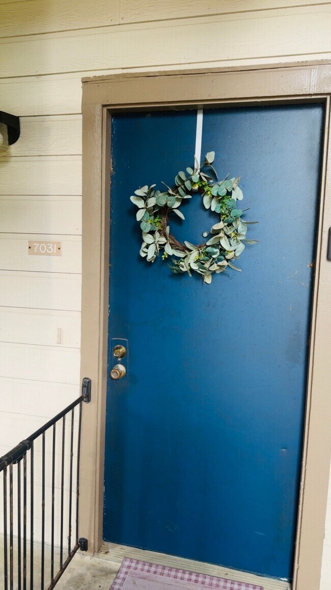 Photo - 7031 N Holiday Dr