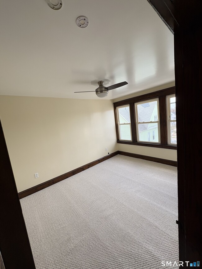 Photo - 689 Maplewood Ave