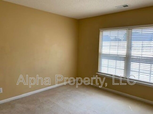 Photo - 119 Waterford Park Dr