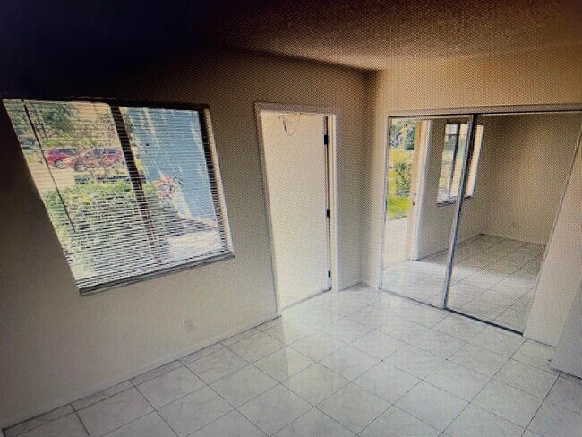 Photo - 2828 Tennis Club Dr Unit 207