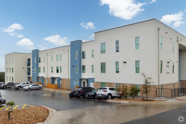 Primaria - Campus Trailhead Student Apartments
