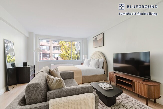 Photo - 340 E 51st St Unidad FL3-ID2172