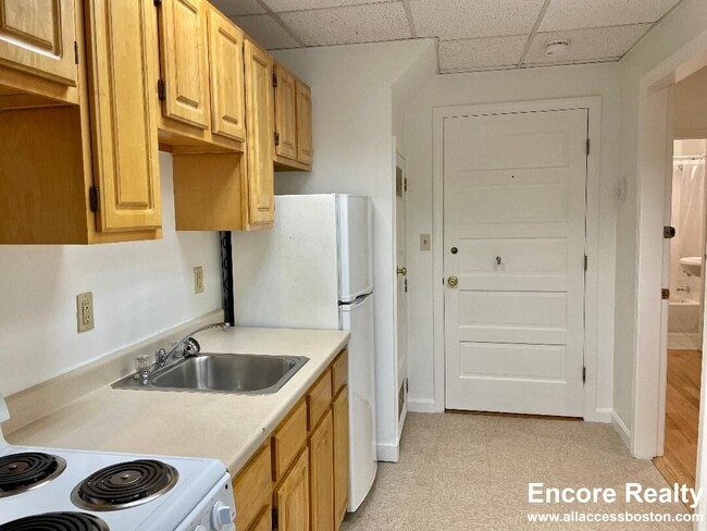 Photo - 1077 Beacon St Unit B
