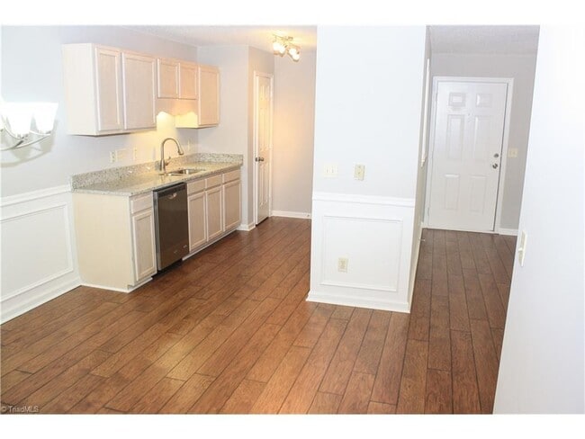 Photo - 2620 #2C Guyer St